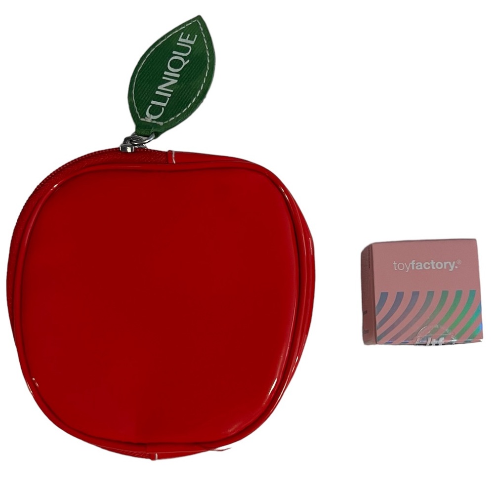 Clinique zipper bag & 2.2g TOYFACTORY setting powder